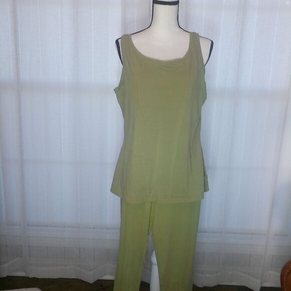 NEW DIRECTION STUDIO (2) Piece Green Pajama Sleeveless Tank & Crop Pants XXL, XL - Picture 1 of 7